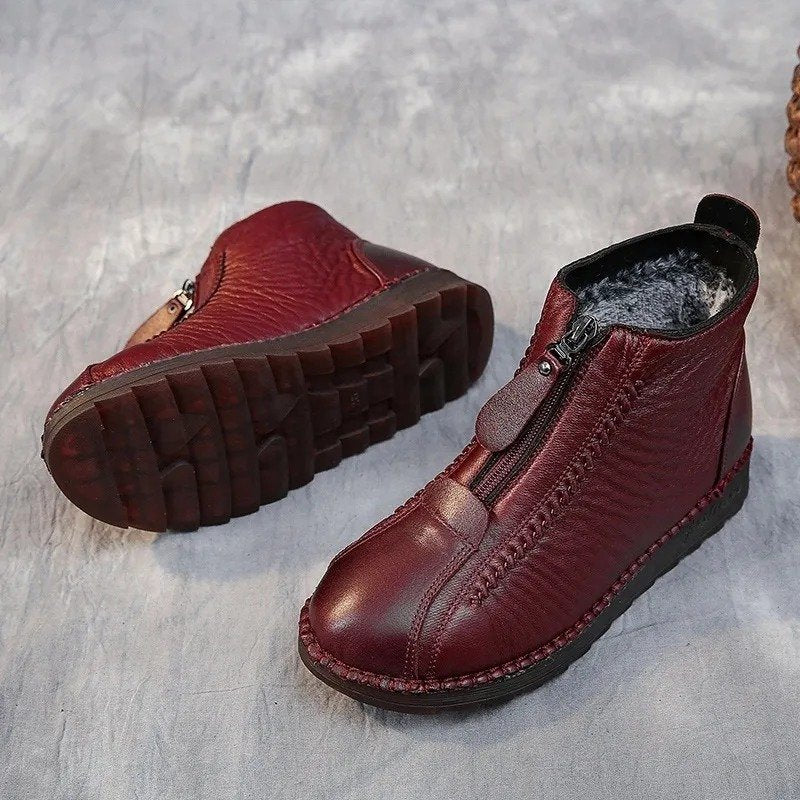 מגפיים נגד החלקה מעור סינתטי: אלגנטיות וביטחון ביום-יום