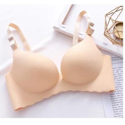 Lift bra for a natural shape in complete discretion