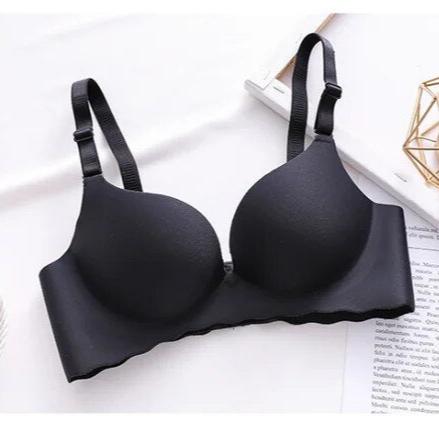 Lift bra for a natural shape in complete discretion