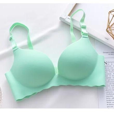 Lift bra for a natural shape in complete discretion