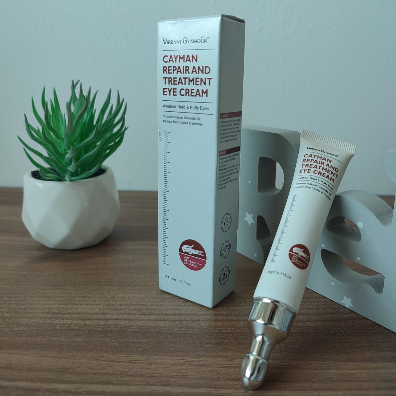 קרם קונטור לעיניים: אפקט הרמה תוך 2 דקות