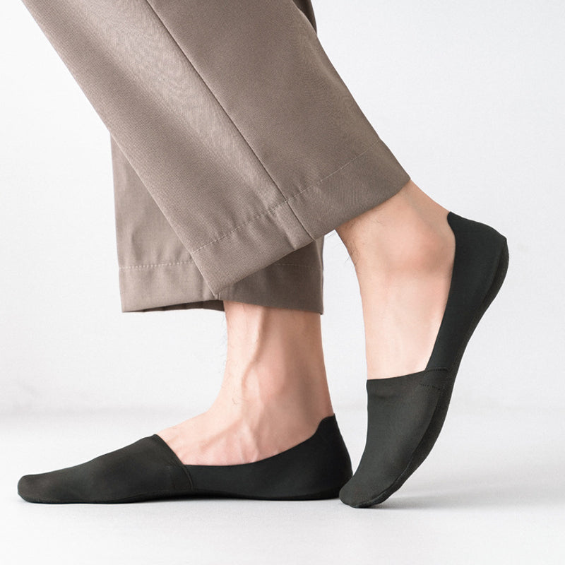 Silk ice socks: Anti-slip comfort for your feet 